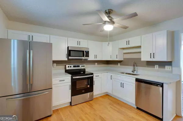 4200 Bowers Pointe DR SW, Lilburn, GA 30047