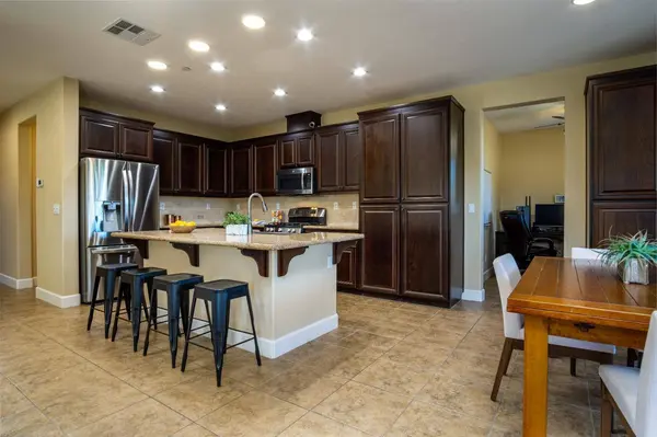 2104 Collet CT, Rocklin, CA 95765