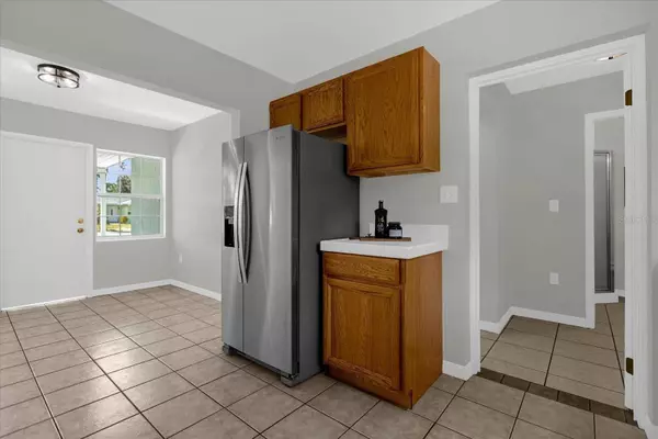 2747 EASTLAND RD, Mount Dora, FL 32757