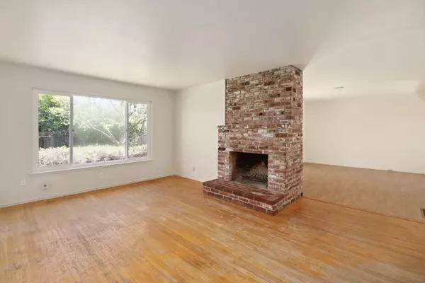 1600 Wakefield WAY, Sacramento, CA 95822