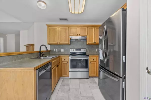 43210 N HENDERSON AVE, Prairieville, LA 70769