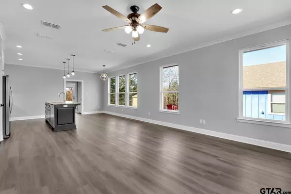 426 Brentwood Dr, Bullard, TX 75757