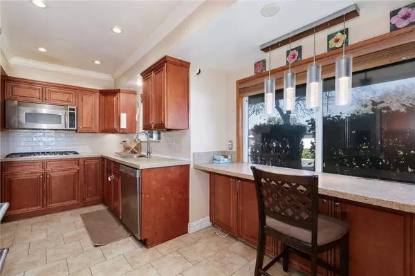 2560 E Westport DR, Anaheim, CA 92806