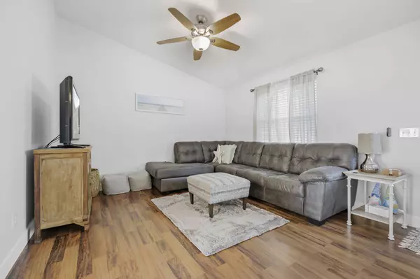 700 Trinidad AVE SE, Palm Bay, FL 32909