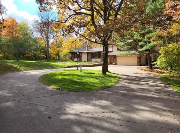 19116 Martin ST NW, Oak Grove, MN 55011