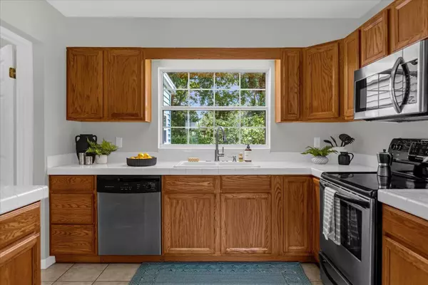 2747 EASTLAND RD, Mount Dora, FL 32757