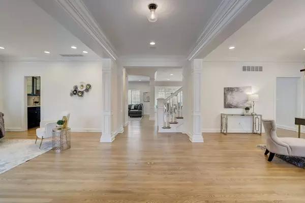 8023 Heyward DR, Indianapolis, IN 46250