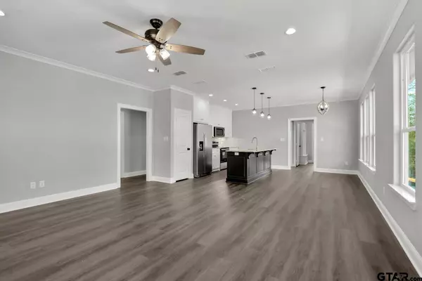 426 Brentwood Dr, Bullard, TX 75757