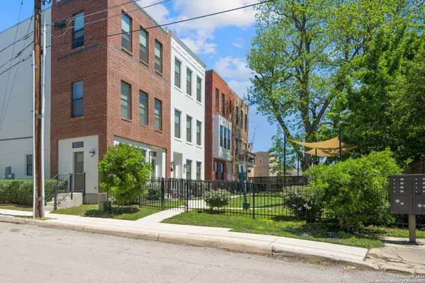 130 Swiss St #201 UNIT 201, San Antonio, TX 78202