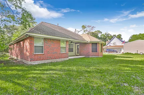 22406 E Shorewood LOOP, Huffman, TX 77336