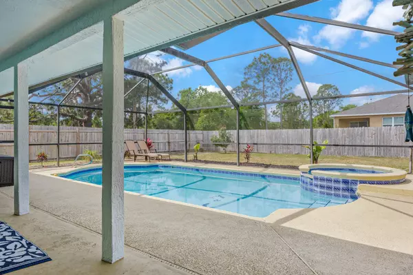 700 Trinidad AVE SE, Palm Bay, FL 32909