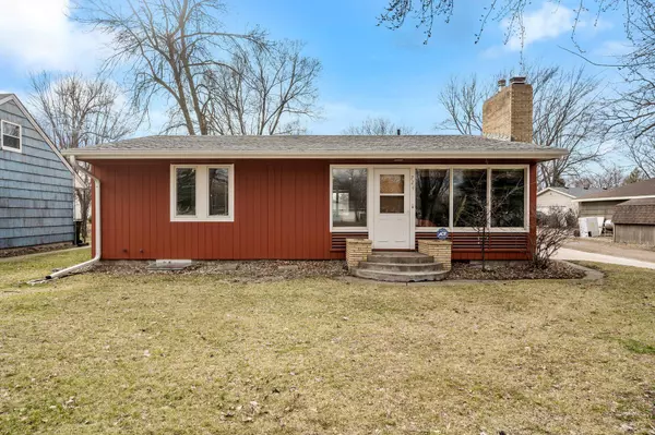 724 Shumway ST S, Shakopee, MN 55379