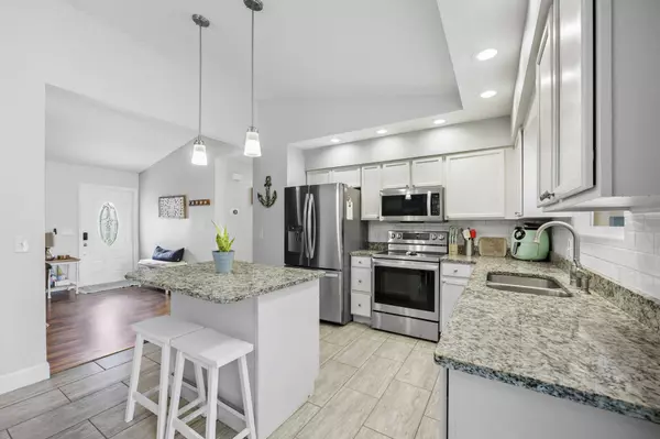 700 Trinidad AVE SE, Palm Bay, FL 32909