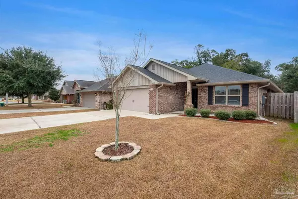 4451 Winona Dr, Pace, FL 32571