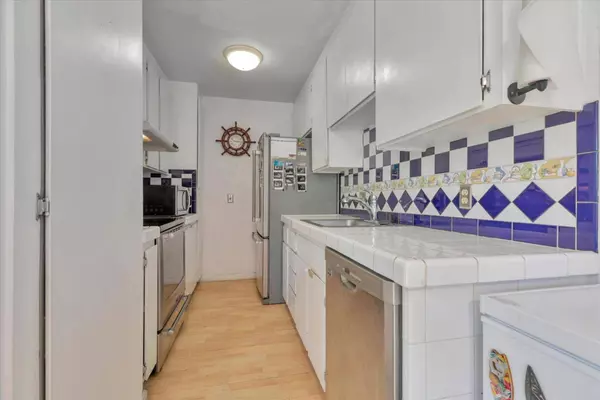 2044 Pollen CT, San Jose, CA 95131