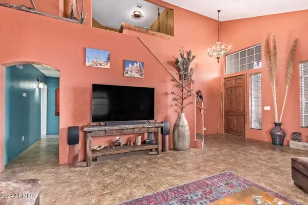 5047 E DIAMOND Avenue, Mesa, AZ 85206