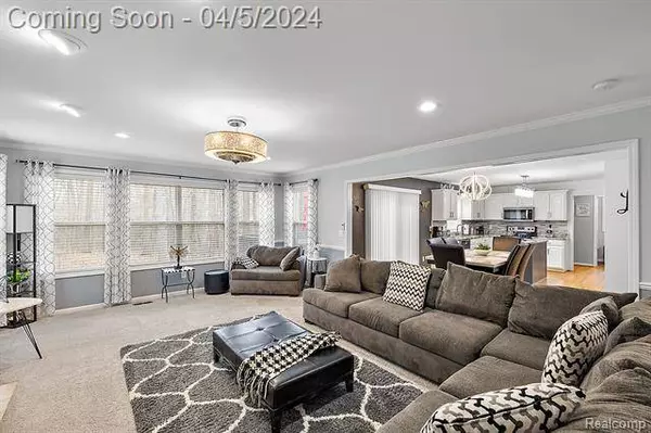 2107 DEER RUN Trail, Waterford, MI 48329