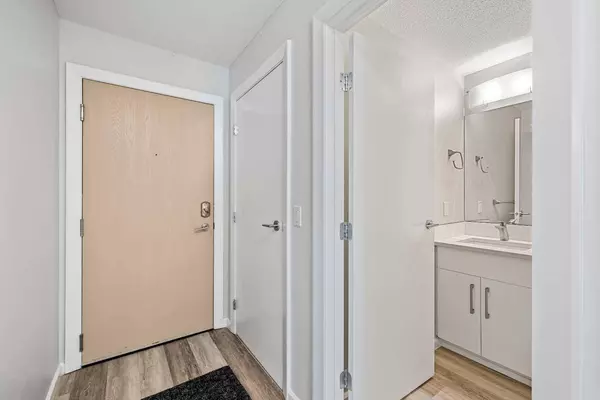 210 15 AVE SE #1001, Calgary, AB T2G 0B5