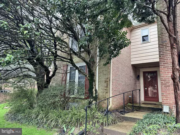 6647 MIDHILL PL, Falls Church, VA 22043