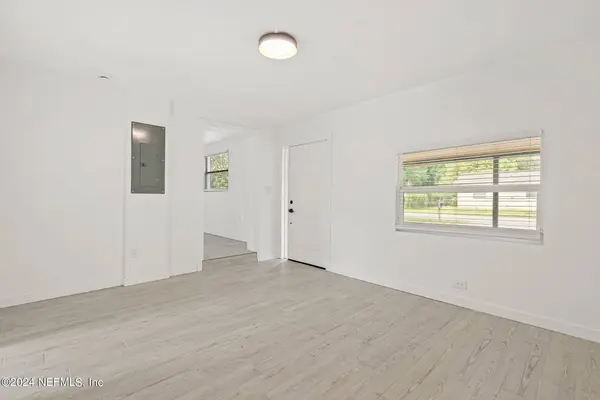 1843 BROOKVIEW DR S, Jacksonville, FL 32246