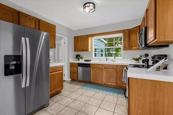 2747 EASTLAND RD, Mount Dora, FL 32757