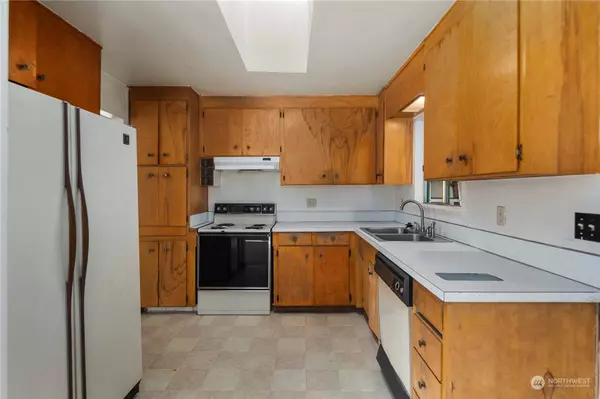 448 SW 143rd ST, Seattle, WA 98166