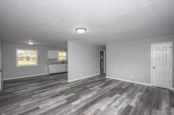 311 E South St, Gratis, OH 45304