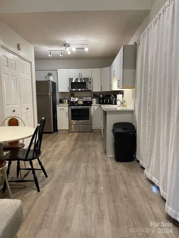 249 5th AVE NE #9 & 9A, Hickory, NC 28601