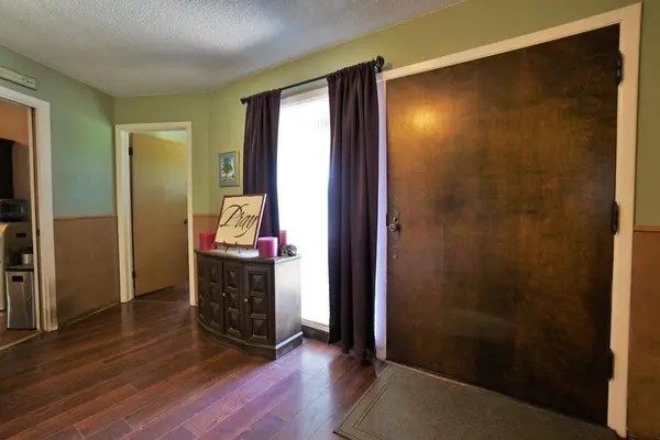 2027 Circle Way, Hanford, CA 93230