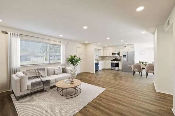 190 W Holland Avenue, Clovis, CA 93612