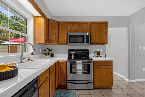 2747 EASTLAND RD, Mount Dora, FL 32757