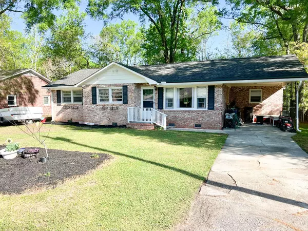 227 N Pandora Dr, Goose Creek, SC 29445