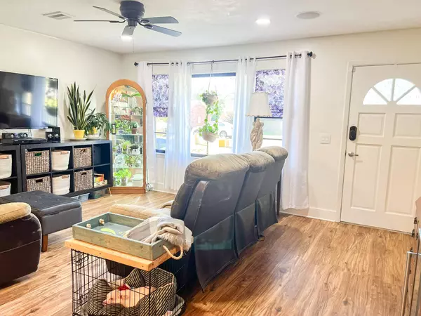 227 N Pandora Dr, Goose Creek, SC 29445