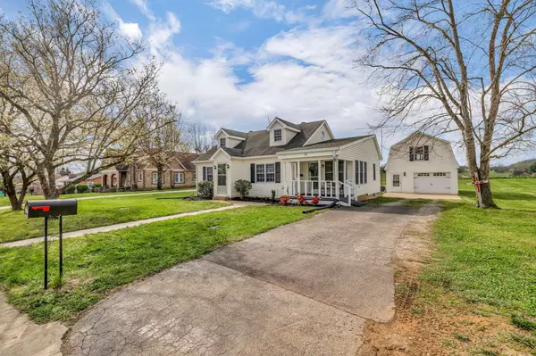 82 Main St #E, Gordonsville, TN 38563