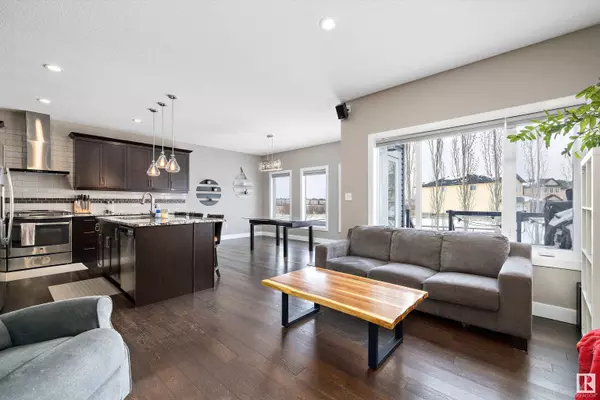 245 ALBANY DR NW, Edmonton, AB T6V 0L4