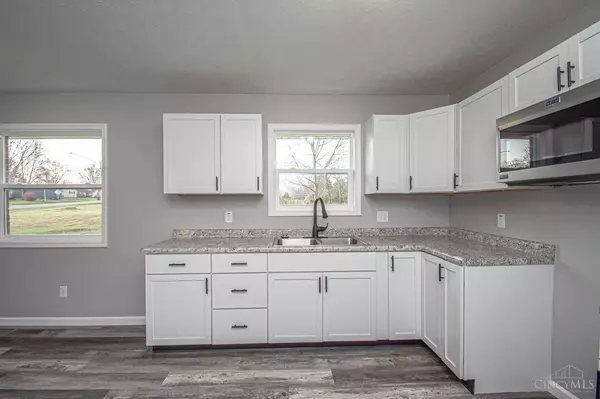 311 E South St, Gratis, OH 45304