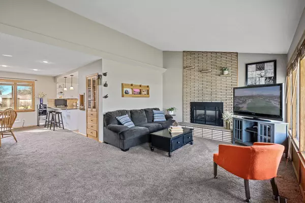 724 Shumway ST S, Shakopee, MN 55379