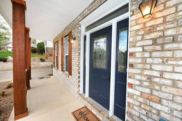 1040 38th AVE NE, Hickory, NC 28601