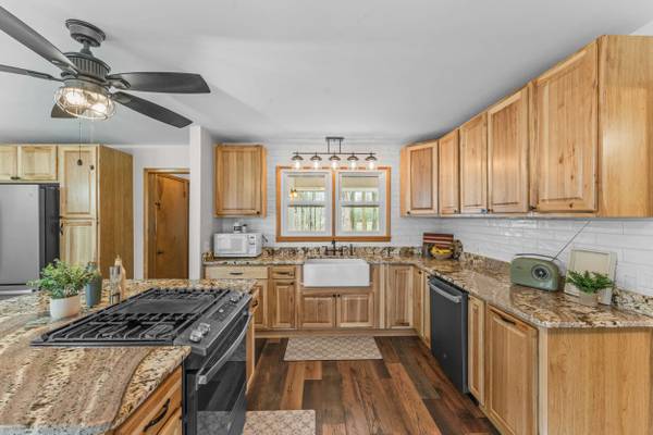 433 E Maitland Ln, New Castle, PA 16105