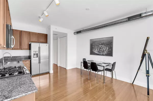 150 E ROBINSON ST #1017, Orlando, FL 32801