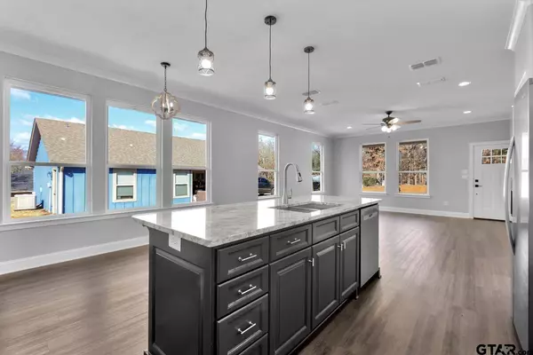 426 Brentwood Dr, Bullard, TX 75757