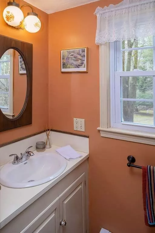 66 Main Street, Plympton, MA 02367