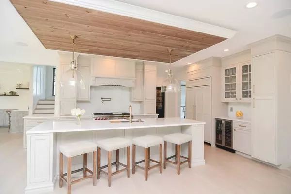 62 Dawson Dr, Needham, MA 02492