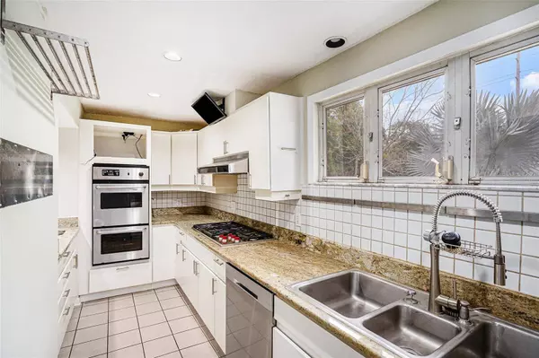 7510 SYMMES RD, Gibsonton, FL 33534