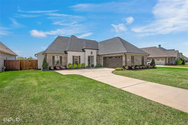1112 Calle Lago Court, Bossier City, LA 71111