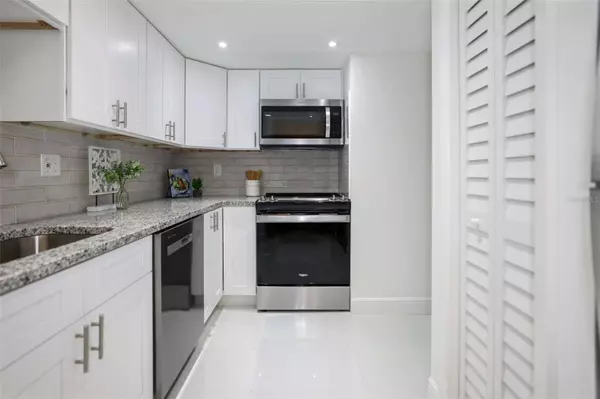 545 WESTLAKE BLVD #63, Palm Harbor, FL 34683