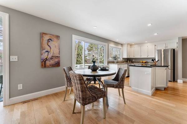 25 Crest Road, Framingham, MA 01702