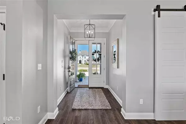 1112 Calle Lago Court, Bossier City, LA 71111