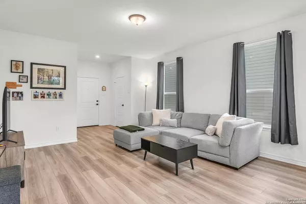 2431 Bart Cv, San Antonio, TX 78244