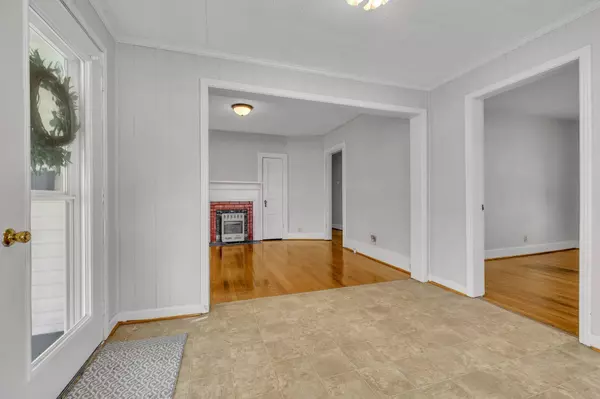 82 Main St #E, Gordonsville, TN 38563